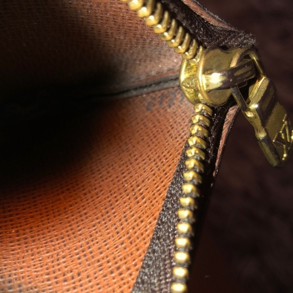 Used LV Key Pouch - Picture 4 of 8